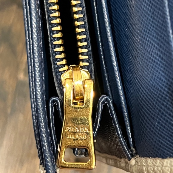 Authentic Prada wallet, NWOT - Picture 10 of 13